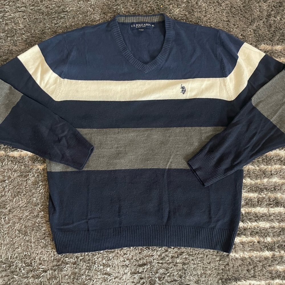 U.S. Polo Assn V neck pullover sweater XL